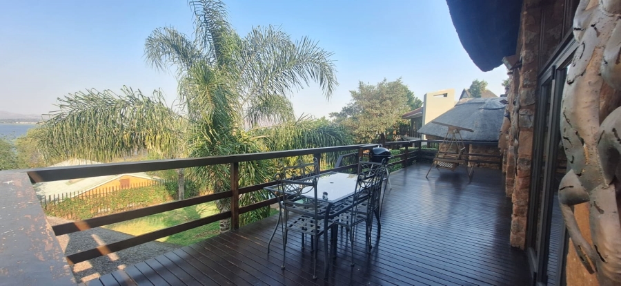 3 Bedroom Property for Sale in Kosmos North West